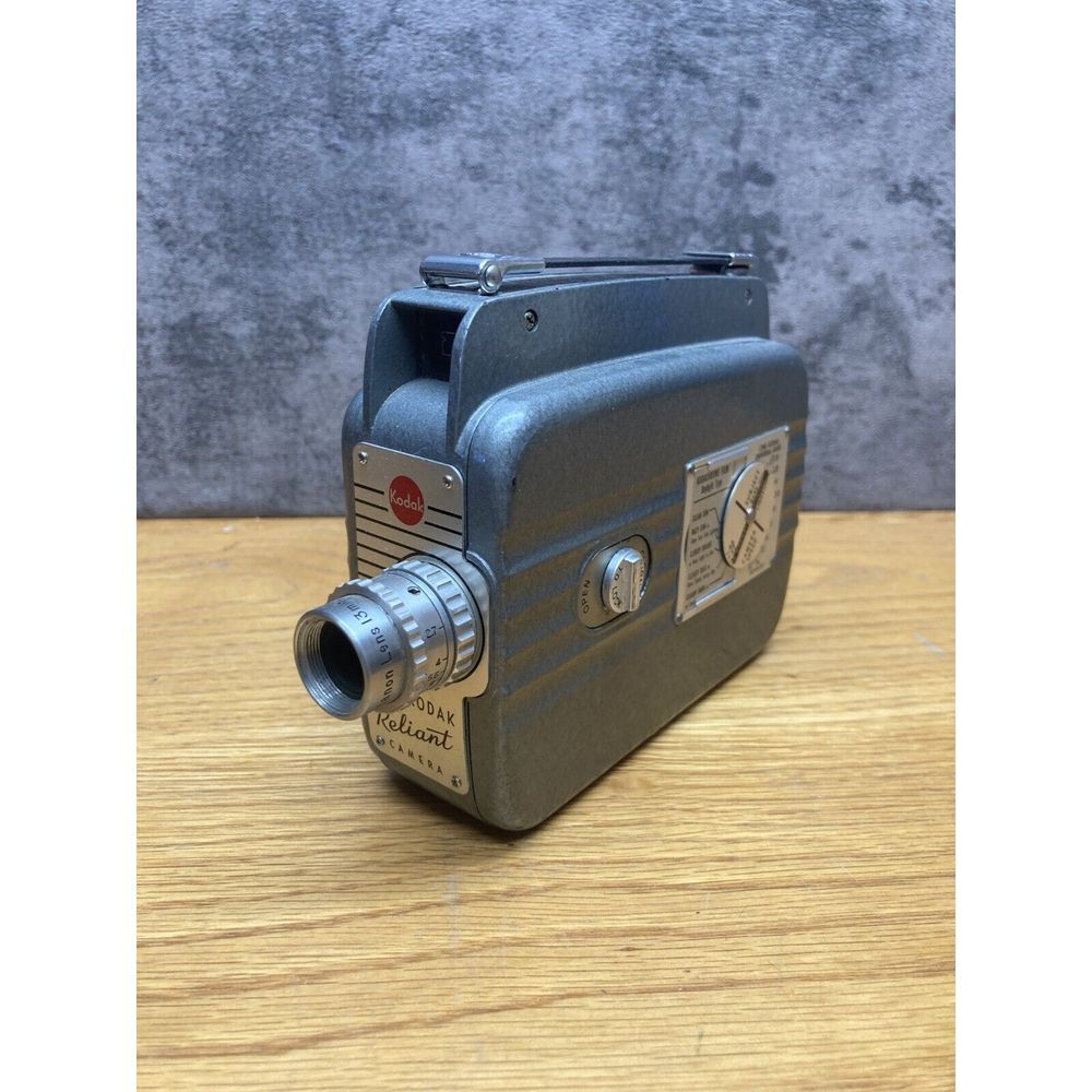 Cine Kodak Reliant 8mm Movie Camera Ektanon Lens 13mm f:2.7 Vintage